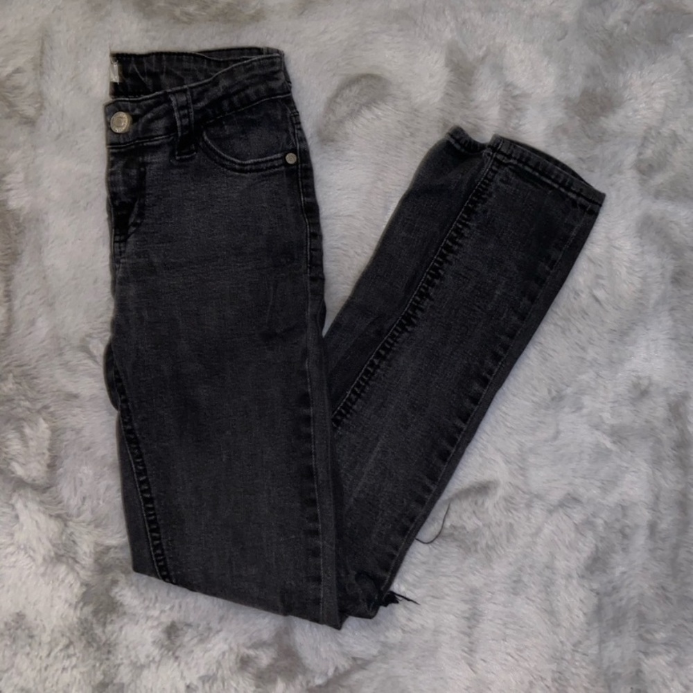 Women’s Ripped Skinny Jeans
